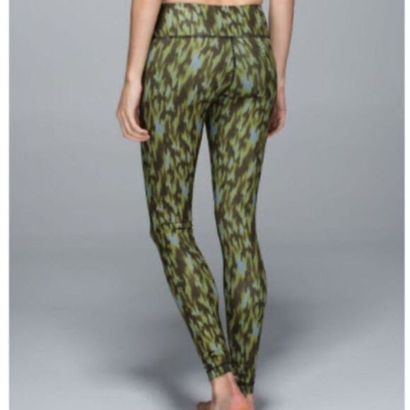 Lululemon Wunder Under Pant Full-On Luxtreme
Lusche Telemark Almost Pear Inkwell - Picture 6 of 8